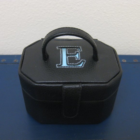 Jewelry - NWOT jewelry box with initial E